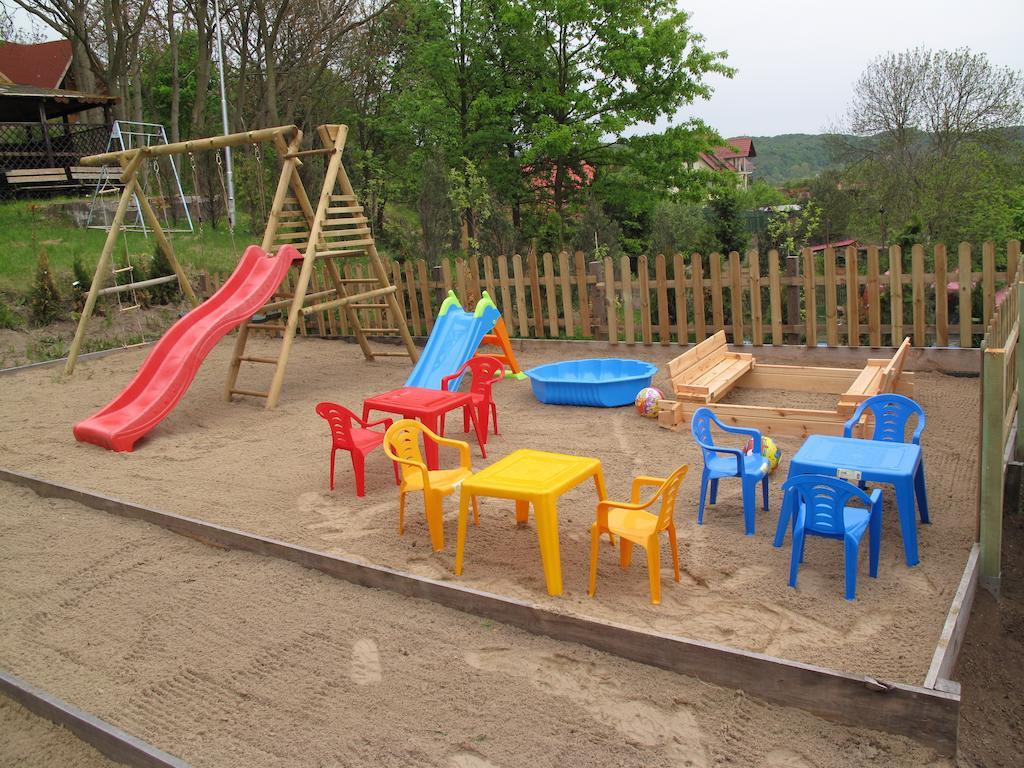 Hôtel Osrodek Wczasowy Zloty Dab - Domki à Miedzyzdroje Extérieur photo