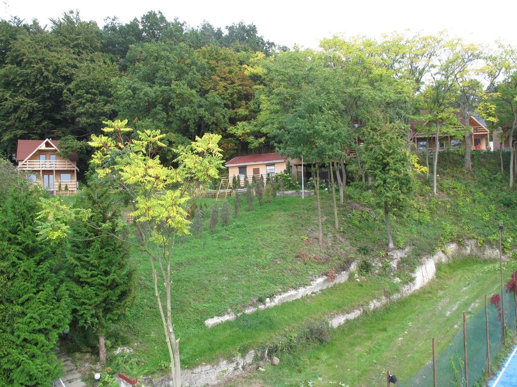 Hôtel Osrodek Wczasowy Zloty Dab - Domki à Miedzyzdroje Extérieur photo